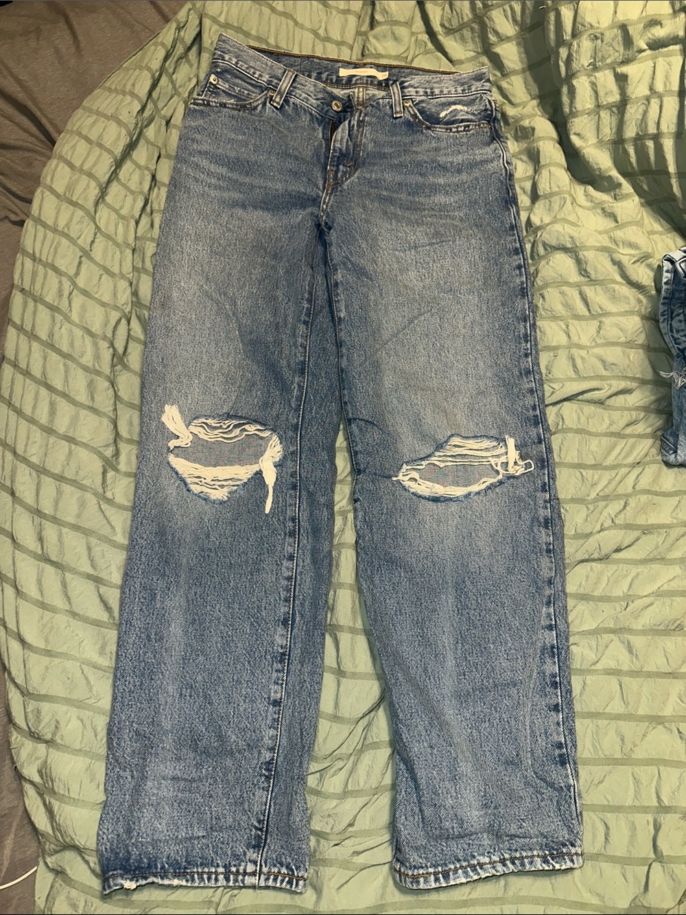 Levi’s 90’s Baggy Blue Distressed Straight Jeans - Women's